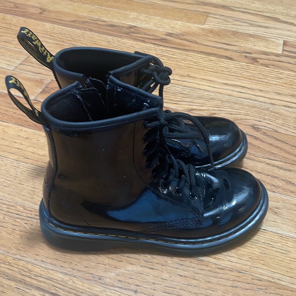 Kid’s Dr. Martens - Picture 2 of 4